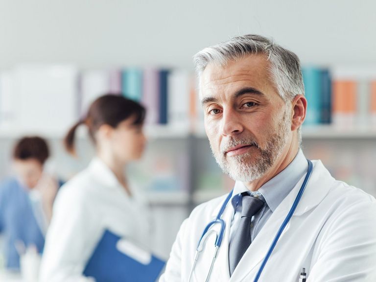 Arzt in seiner Arztpraxis