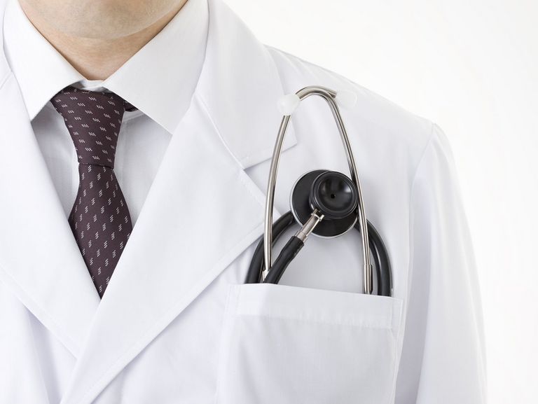 Arzt mit Stethoskop