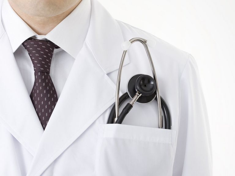 Arzt mit Stethoskop