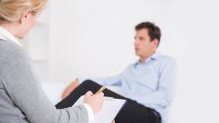 Mann in psychotherapeutischer Behandlung