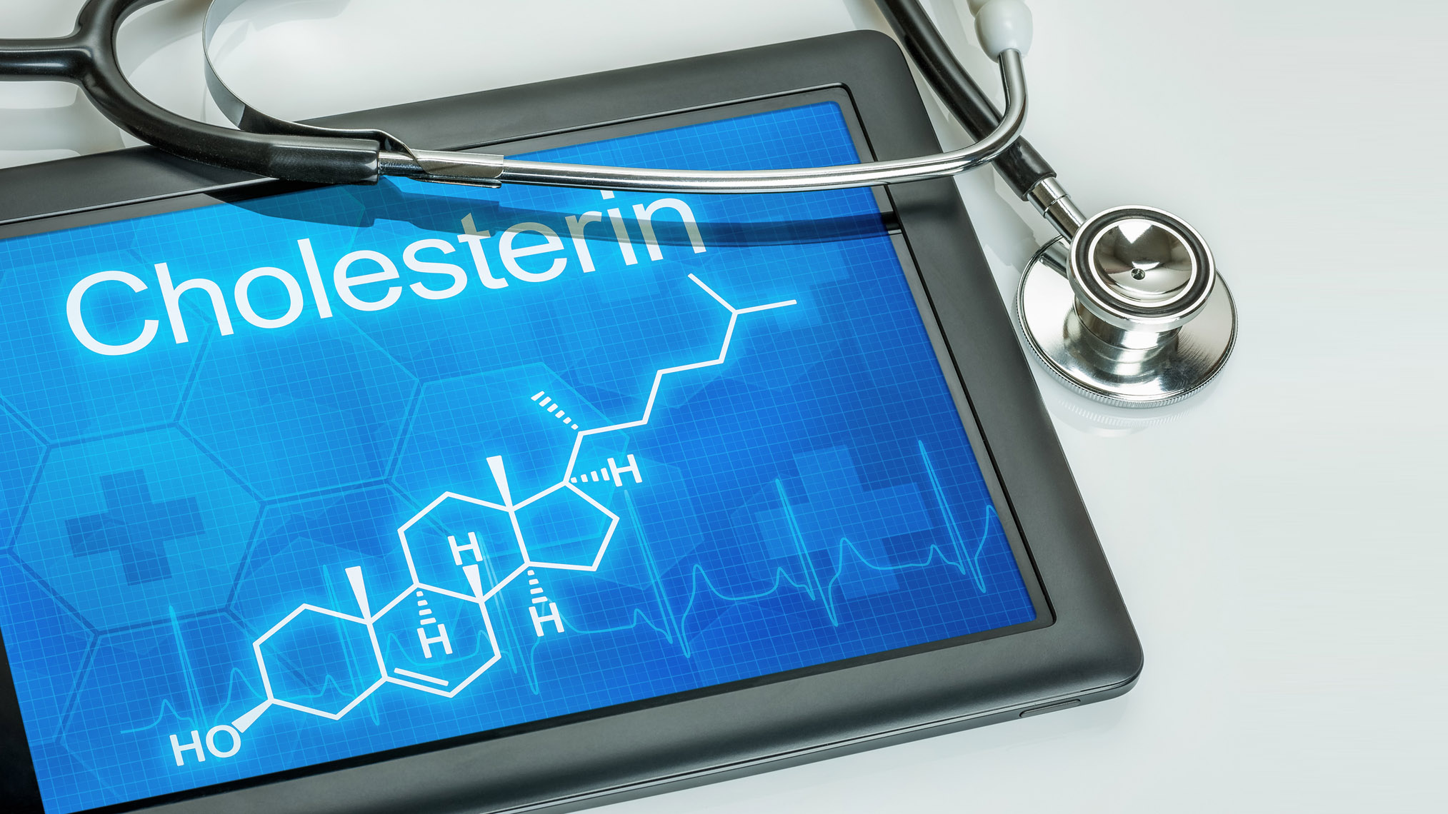 Tablet mit der chemischen Strukturformel von Cholesterin