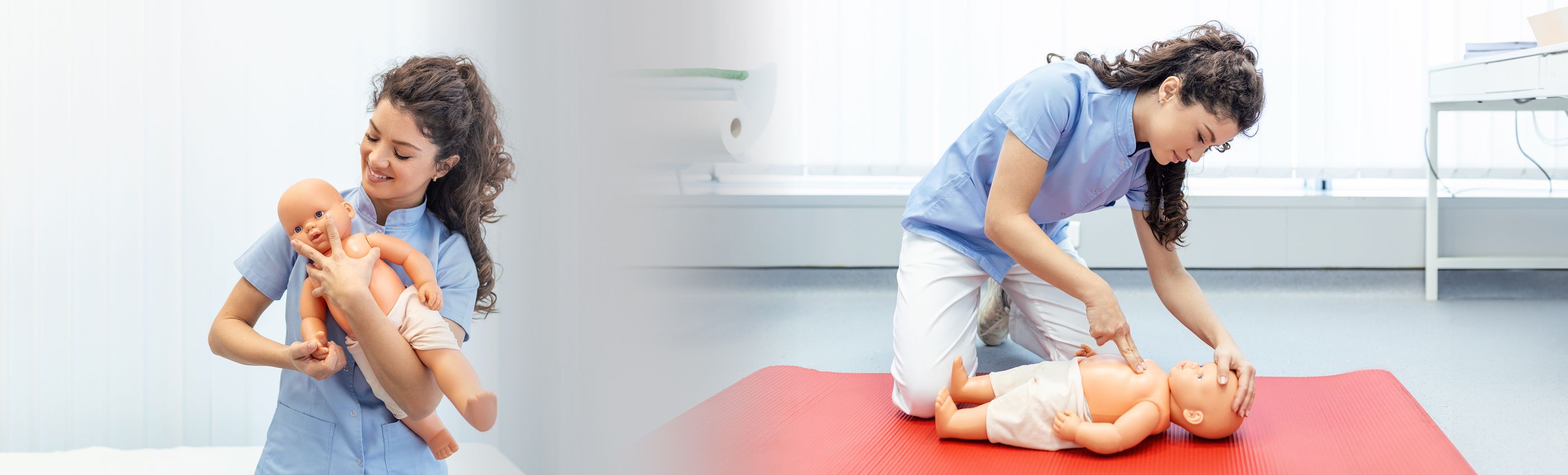 Krankenschwester zeigt beispielhaft zwei Erste-Hilfe-Maßnahmen am Säugling